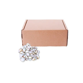 Chinese garlic whole cloves large size, fresh separated cloves, 10kg bulk pack isolated on white background