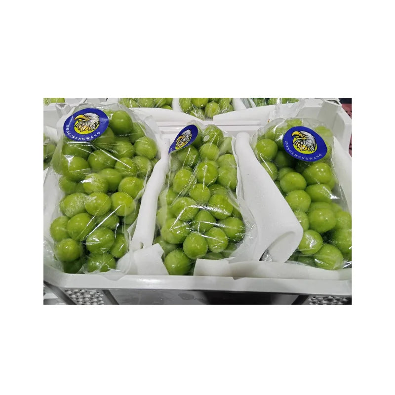 Eagle Brand Shine Muscat Grapes 3 Bunches (Total Weight Including Basket 4.8kg)