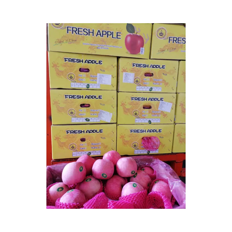 Fuji Apple Yellow Crown Brand Size 32