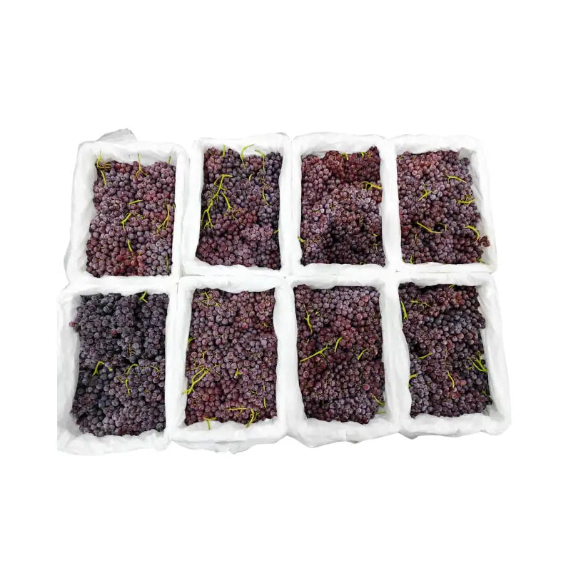 Red Globe Grapes No Label (Total Weight Including Basket 4.8kg)