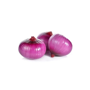 Fresh peeled red onions, ready-to-use onion bulbs, 250g pack isolated on white background