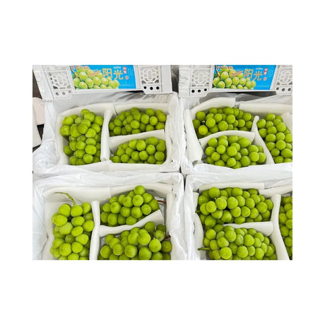 Shine Muscat Grapes Blue Label 3 Bunches